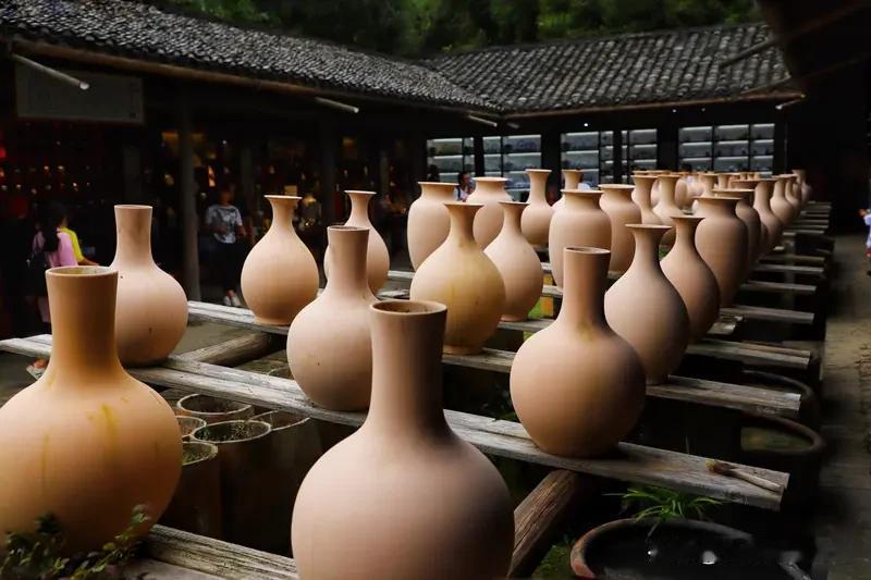 万能的网友们，我有件事儿想不明白。52会怎么会在瓷都开呢？按常理说，事情在那
