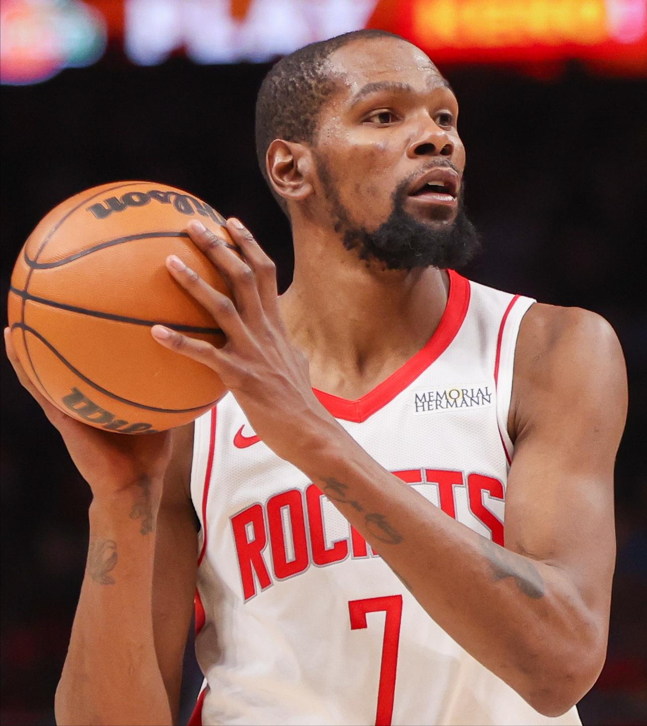 打湖人第一场：杜兰特上半场16分，下半场2分打湖人第二场：杜兰特上半场2分，下