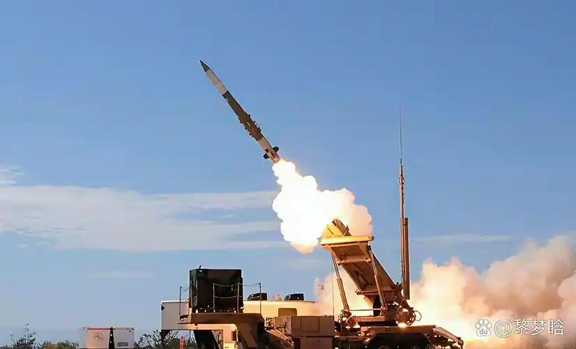 现在都不装了，日本亮出导弹，菲律宾亮出导弹，日本部署远程导弹，可以覆盖上海，菲律