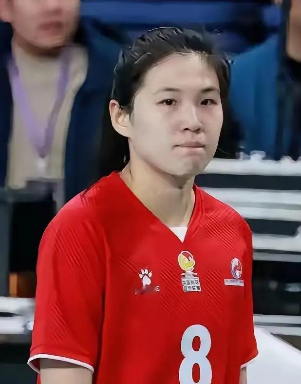 解盛钰尽管进入了中国女排的集训大名单，但是今年她肯定参加不了亚锦赛，原因很简单，