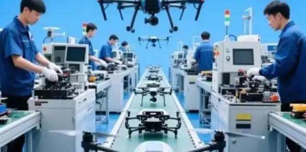 脸都不要了！俄罗斯媒体放出一组数据，说中国每个月能生产出50万架无人机，战时还能