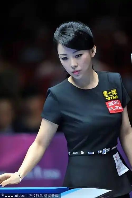 40岁身价8亿无人敢娶，曾公开了四条择偶标准，应征者却寥寥无几，有网友还吐槽说：