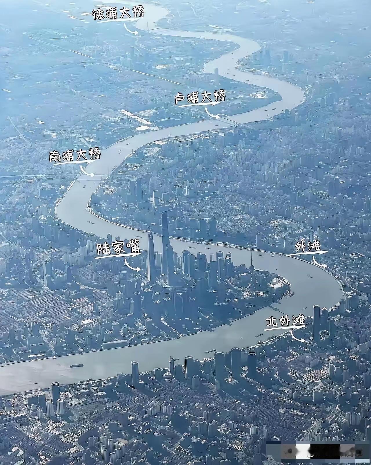 上海黄浦江两岸，是陆家嘴繁华还是外滩繁华？