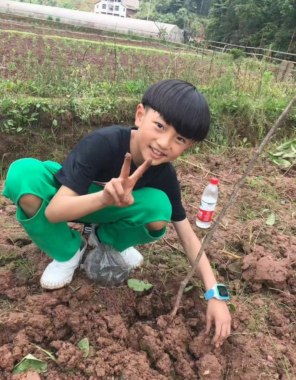 也算是一起玩过泥巴的关系！