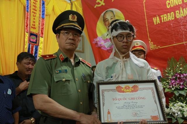 越南为在暴动中死去的烈士发放的证书