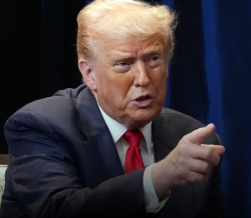 美国芯片积压到卖不出去！中方还没松口，英伟达就直接宣布将对中企投放8万颗库存，谁