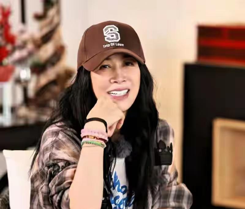 那英是瞒不住了原以为她最厉害的是唱歌但是是我大错特错了，那英最厉害的是，她的