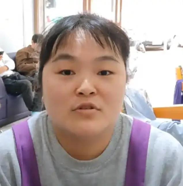 鸡排哥的队伍排到百米开外，这波流量能撑多久？从剪头发的晓华到郭有才再到鸡排哥