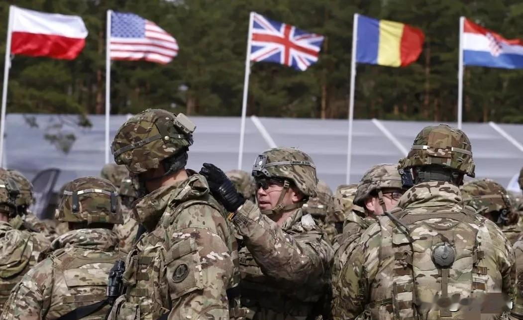 万万没想到，第一个对俄罗斯“下狠手”的国家，竟不是美国日本，而是这个趴了80多年