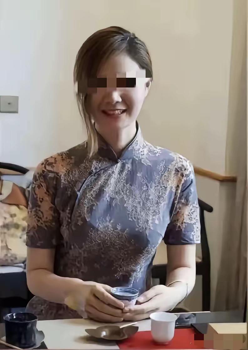 你以为男人拼到最后要的是钱和面子？其实是年轻时没敢选的那点“不甘心”。唐某放着陪