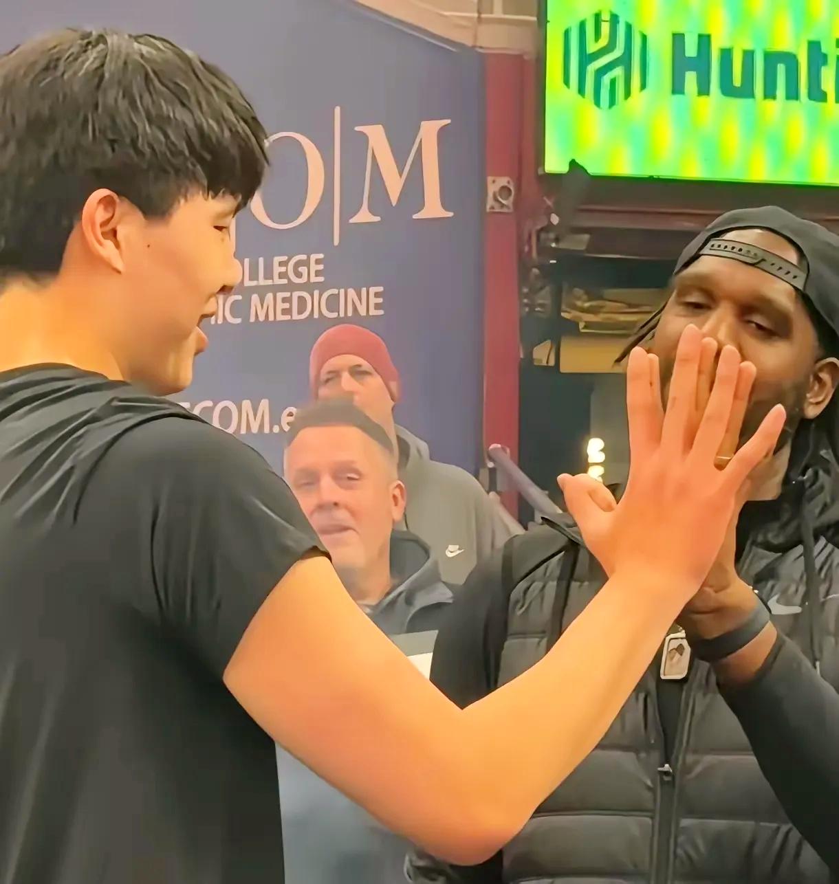 杨瀚森是矫情吗，怎么坐个飞机都喊累？杨瀚森刚飞了3800公里，到发展联盟打了