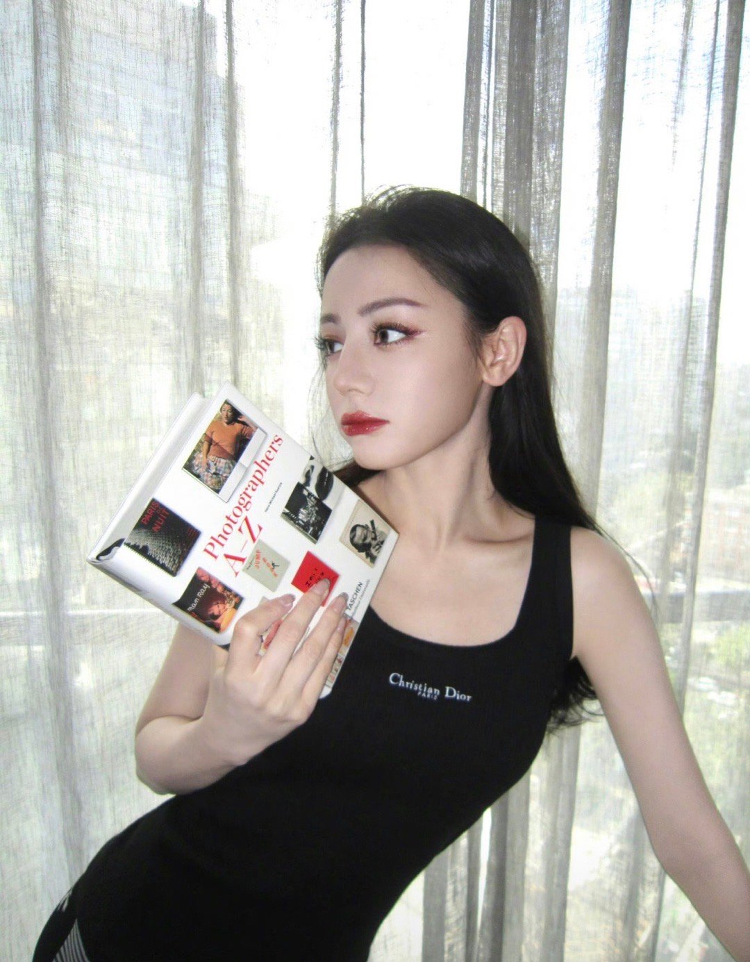 迪丽热巴今日营业好久不见的姐宝，好漂亮～​​​