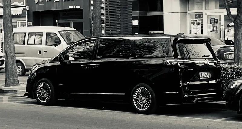 作为一款MPV的话，这款车也是口碑不错的。而且现在优惠力度很大，如果经常是五