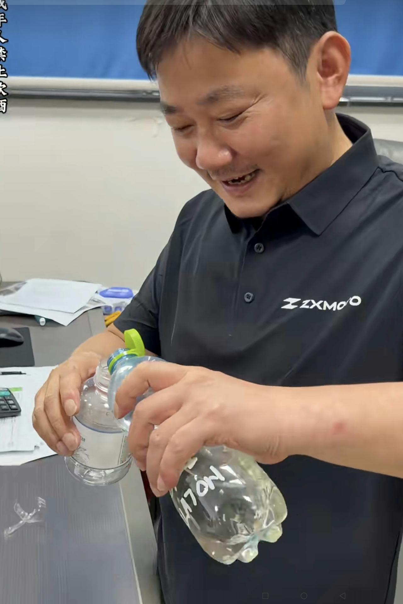 看来，“张雪机车”“冠军香槟酒”比“国窖1573”还要贵吗？昨天（5月26日）