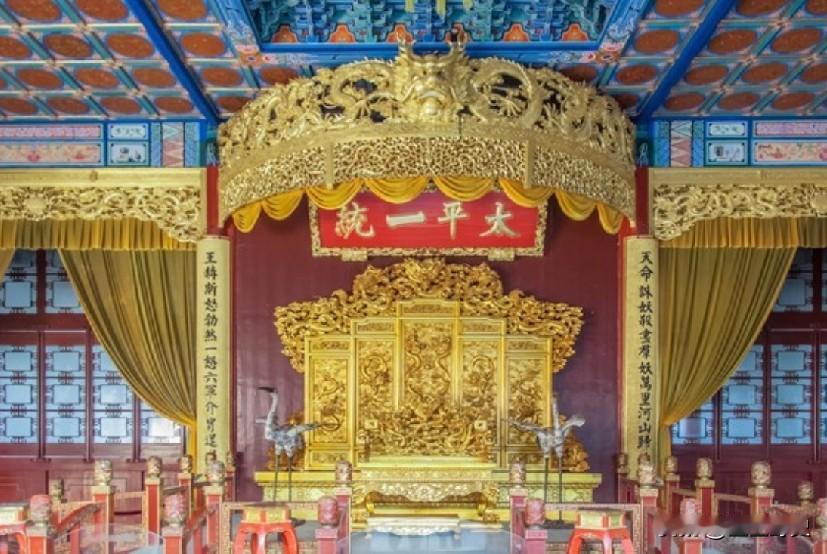 太平天国打仗最厉害的人：前期：杨秀清中期：陈玉成后期：李秀成如果只选一个