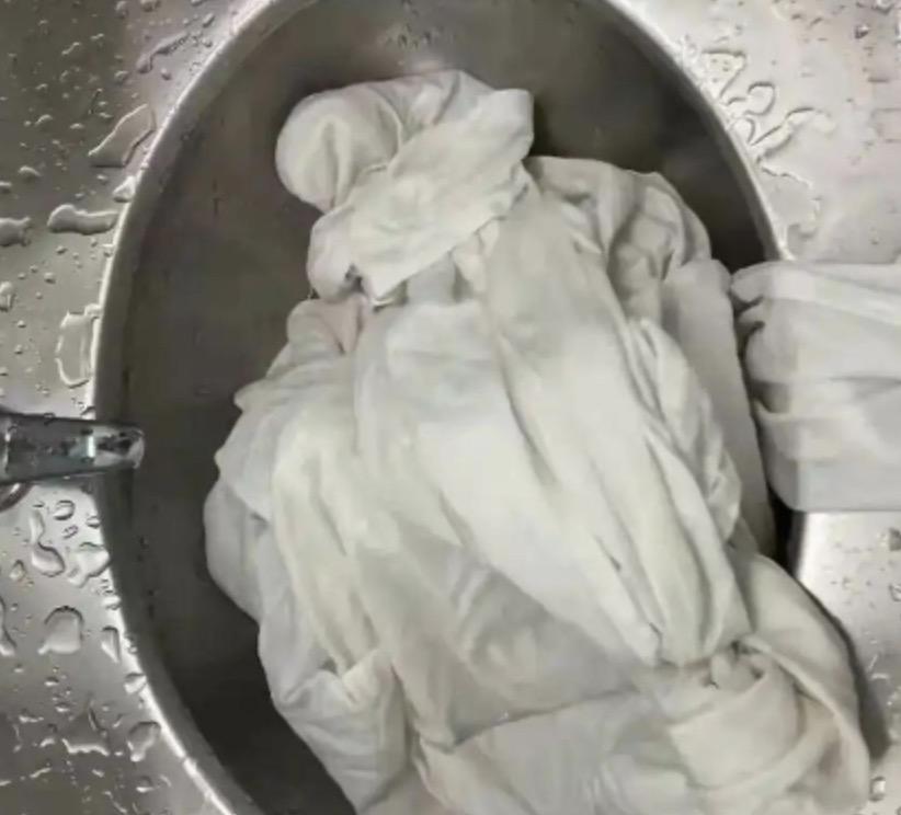 女子来大姨妈弄脏卧铺事件迎来了大反转！就在3月20日铁路官方发布了这起事件的情