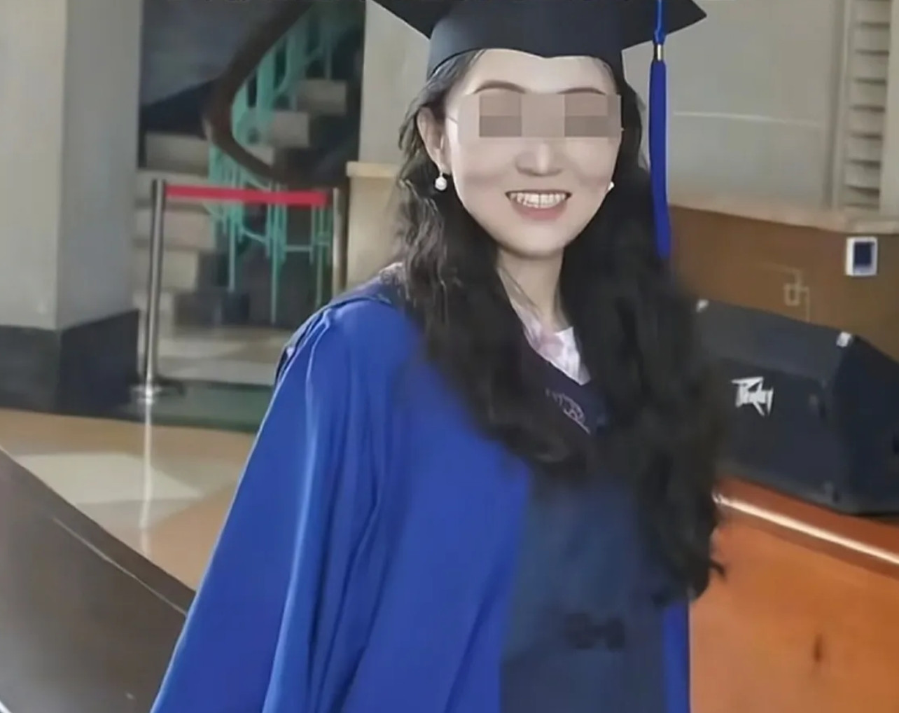 武大图书馆那件事，女生为什么拍多段视频，有个网友分析得有道理。正常人取证，只