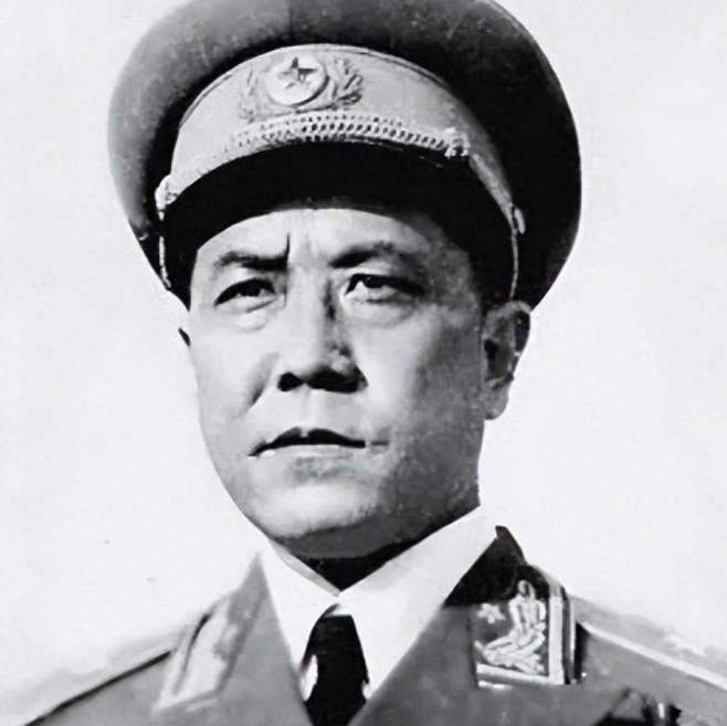 1979年李赤然少将恢复名誉，回南京军区索要工资，空军司令员不满：老家伙平反了还