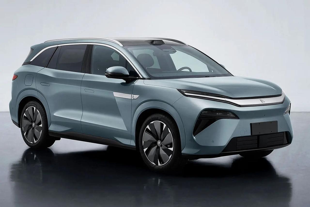 光有闪充是不够的，大唐还需要拼价格。大唐DM，插电式混动，1.5T发动机+6