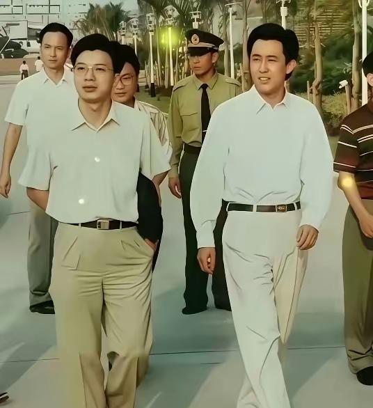 不得不说，许家印年轻的时候是真年轻！