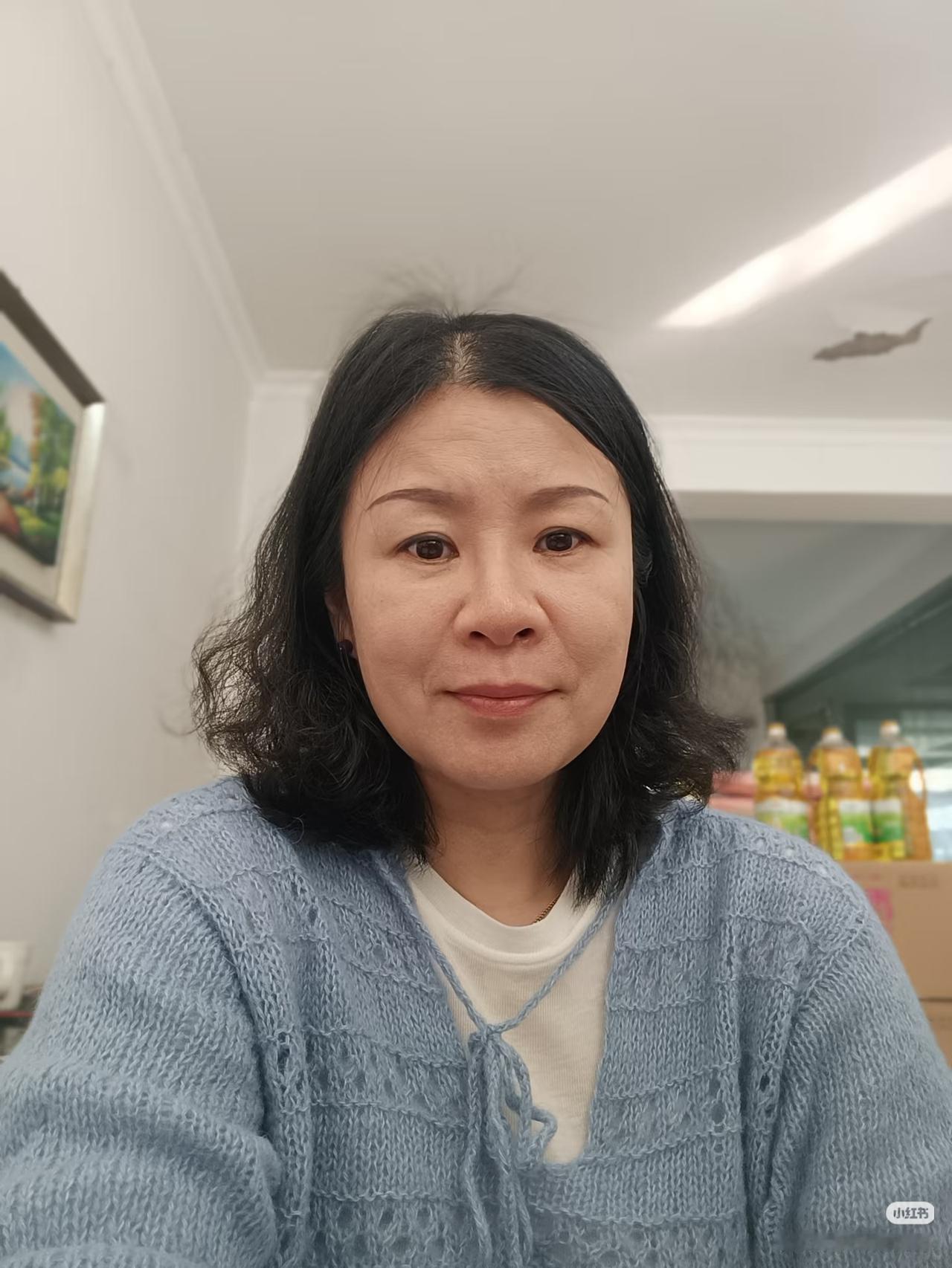 我才49岁，就成了寡妇。我跟我老公结婚几十年一直很和谐，他的身体也一直都很好，他