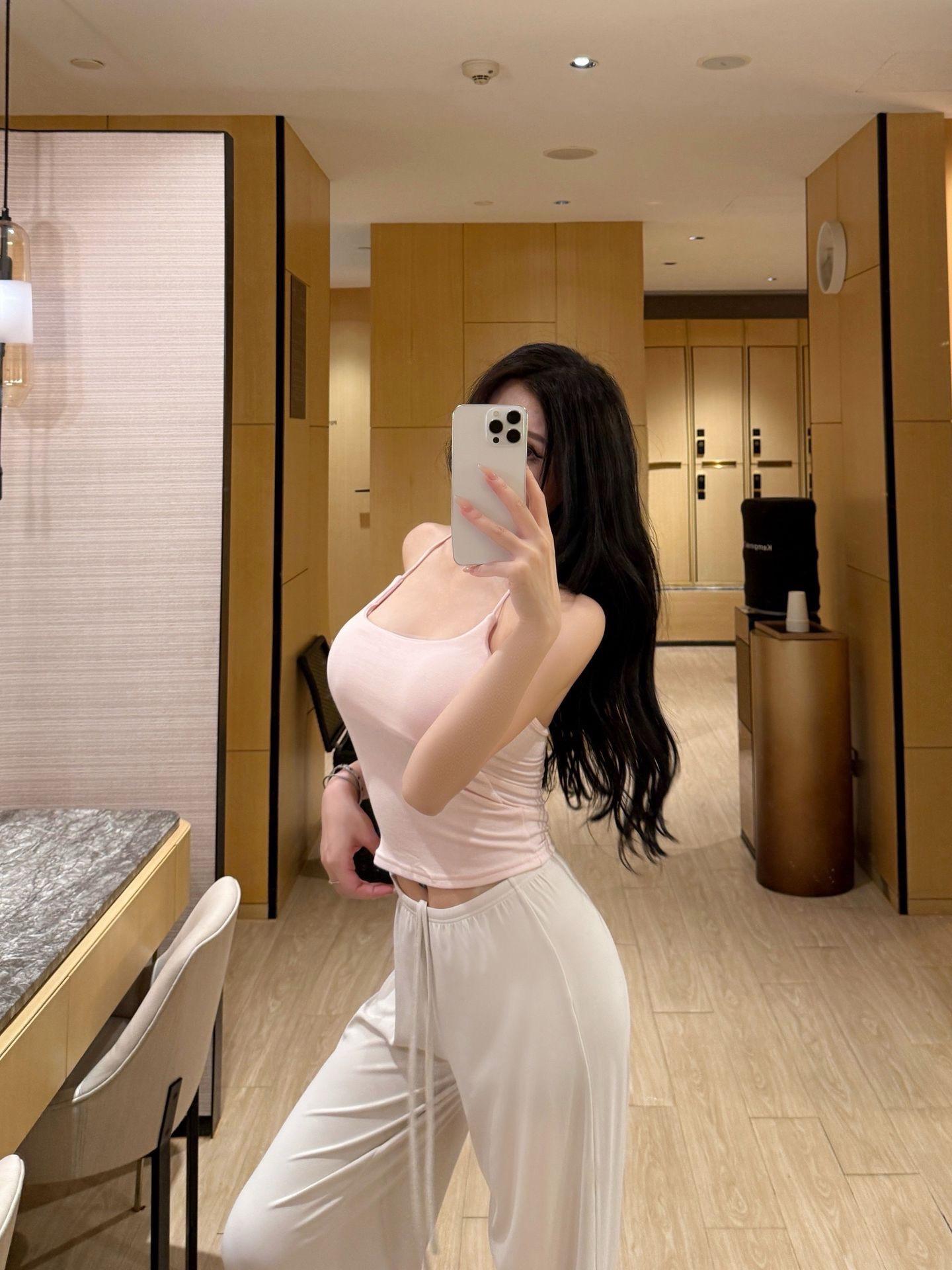 坏坏的女孩子谁喜欢。