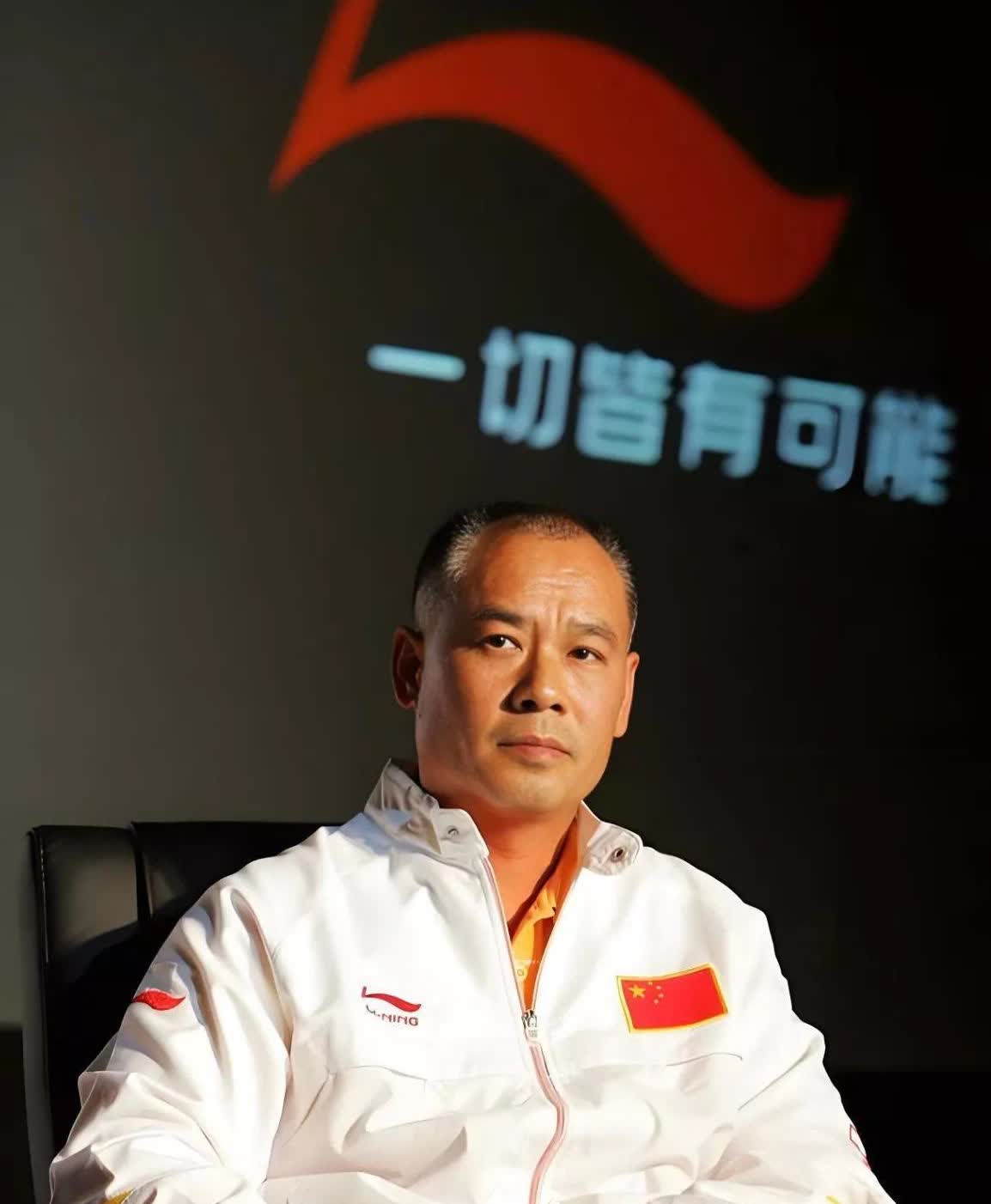 李宁这回可真是睡不着了不是因为王楚钦用的红双喜牌的球拍又断了而是因为莫雷
