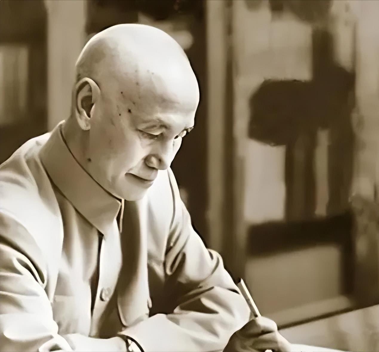 蒋介石将永久被钉在历史耻辱柱上！他在大陆选了两个墓地，但临死时杀了1800名共产