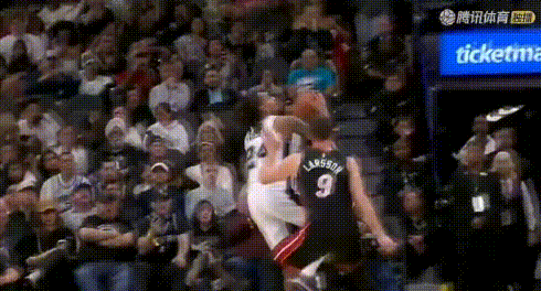 天啦！50%状态文班也无敌，26+18+6+5帽5连胜创队史记录。上半场14+