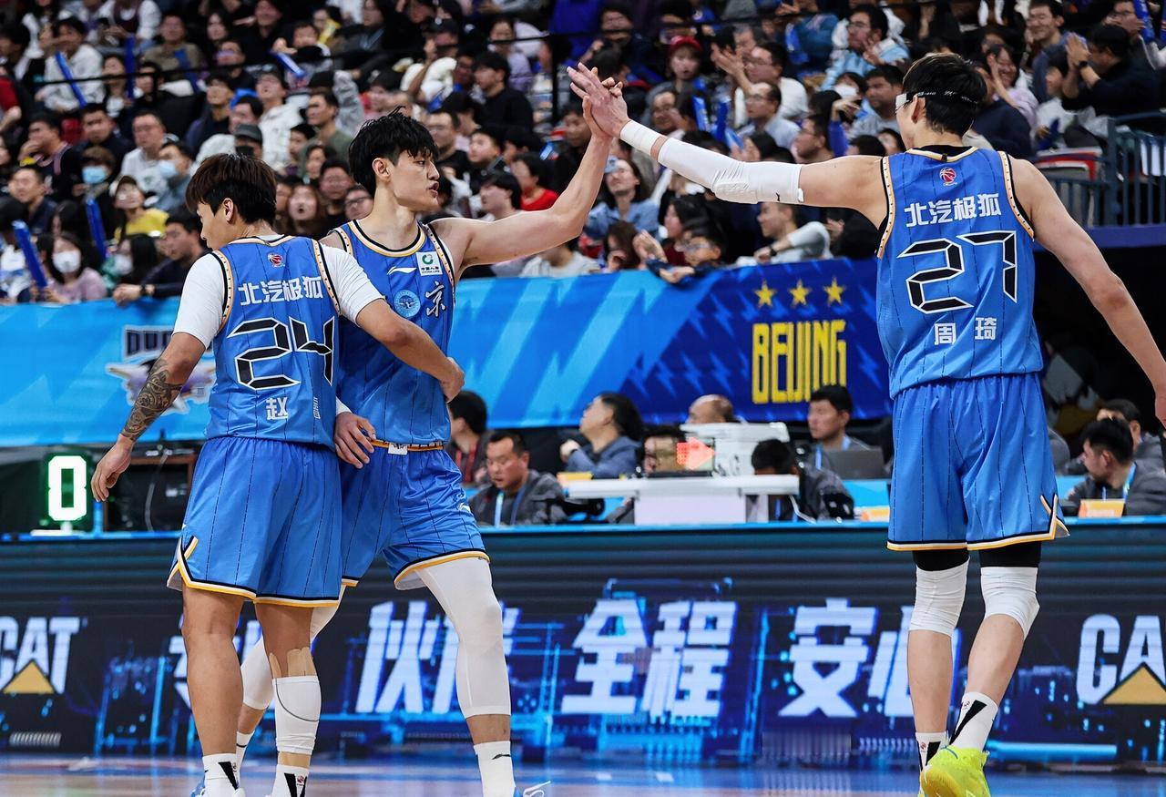 陈盈骏：琦哥，你这打球的状态，是真的退化太严重还是打养生篮球啊？？？周琦：你也