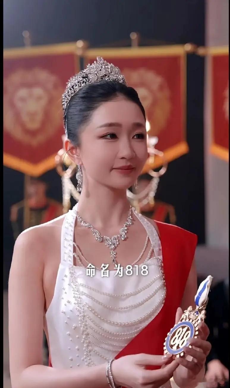 有意思啊，现在做徒弟都得“看气质”了。穿得太露，不行；太高调，不行；太爱显摆，更