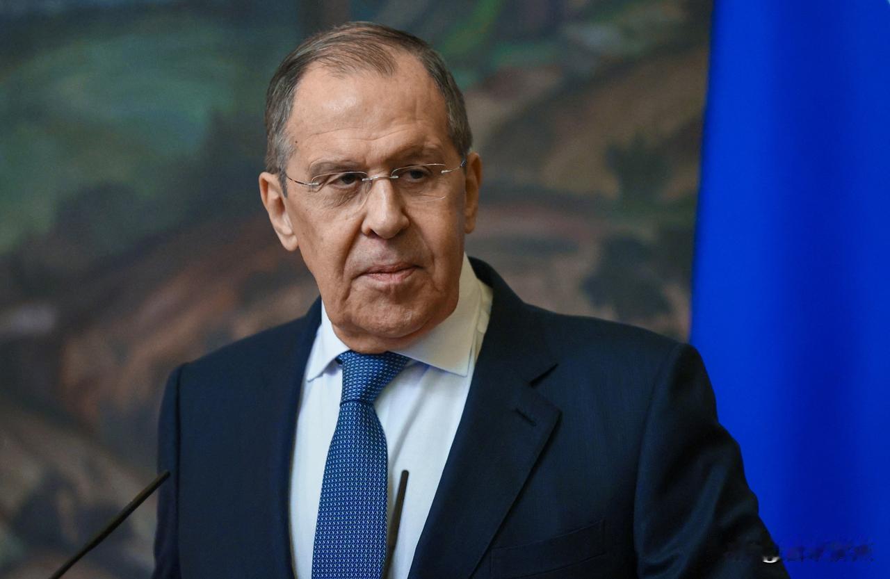 拉夫罗夫突然不提停火了，历史地图被当边界线用，联合国宪章还管不管用？最近听拉夫