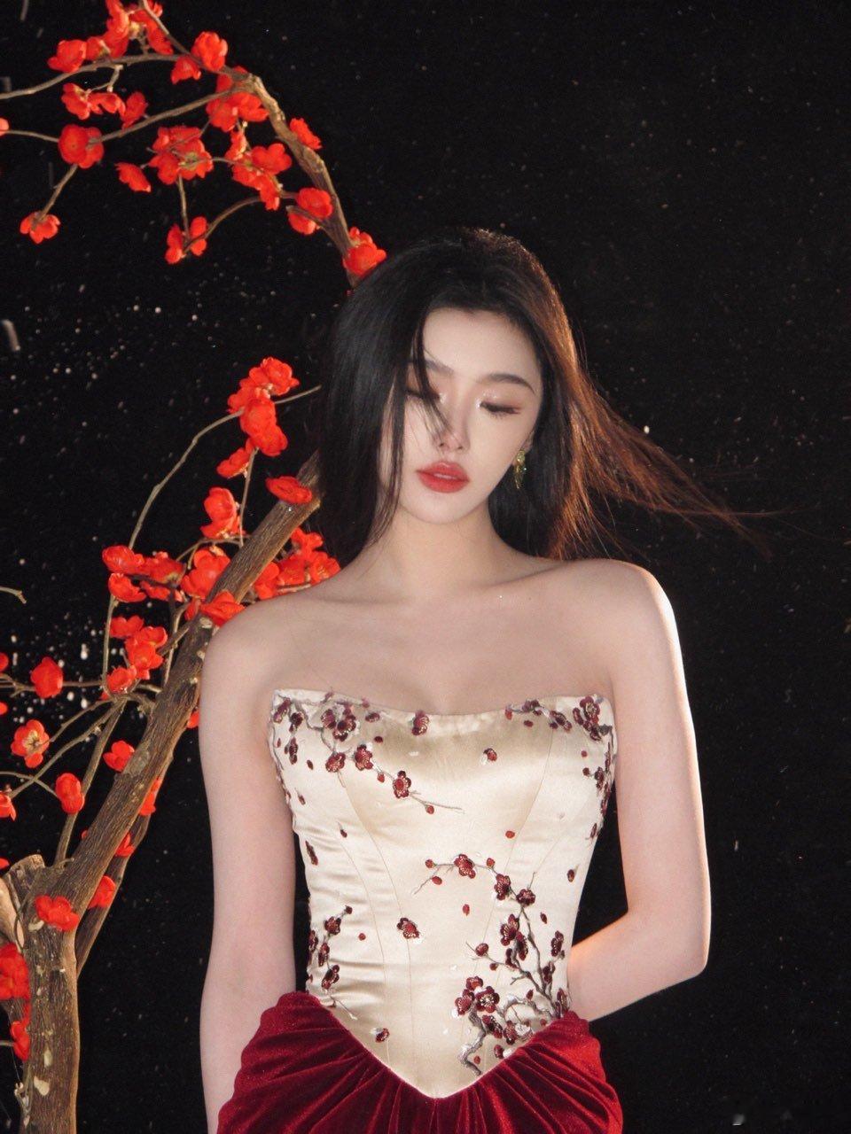 孔雪儿雪落红梅18宫格OMG这个雪雪美成啥了🥲🥲孔雪儿雪落红梅孔雪儿