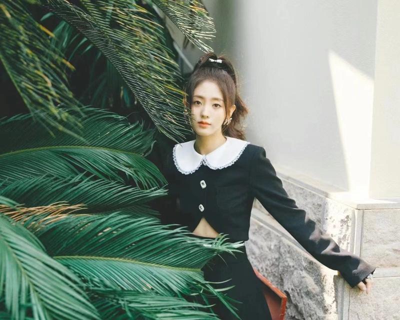 2025年11月4日，邢菲恋情曝光可太炸了！多位博主爆料她深夜驾车去徐方舟家过夜