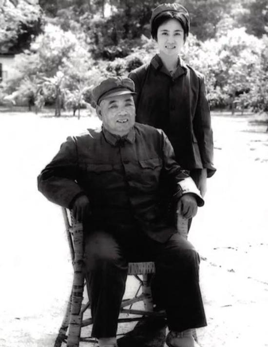 许世友真的不服从粟裕的指挥吗？许华山称父亲许世友非常尊敬粟裕，这件事情到底是真还