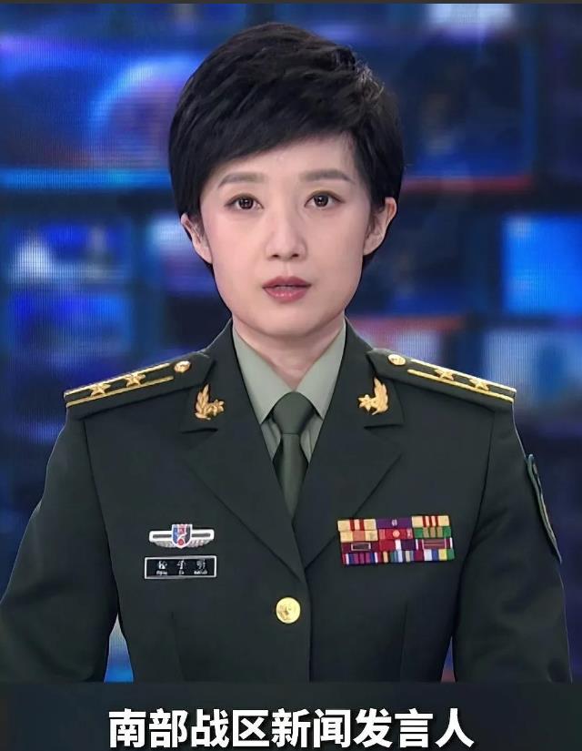 就在刚刚东方大国怒了8月3日至4日，南部战区海军驱逐舰“呼和浩特”号、护卫