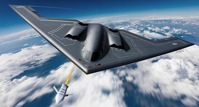 还要隐身轰炸机干什么？轰六空射惊雷一出，B2临空投弹彻底落后？近年来，随着远程