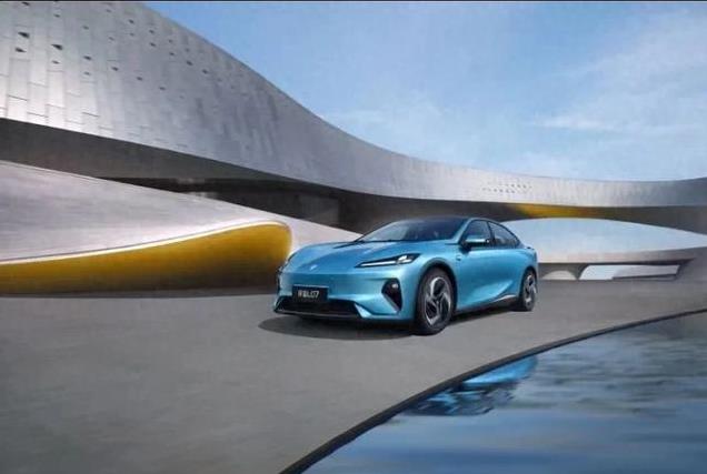 20 万内的智驾变革:华为乾昆智驾初体验