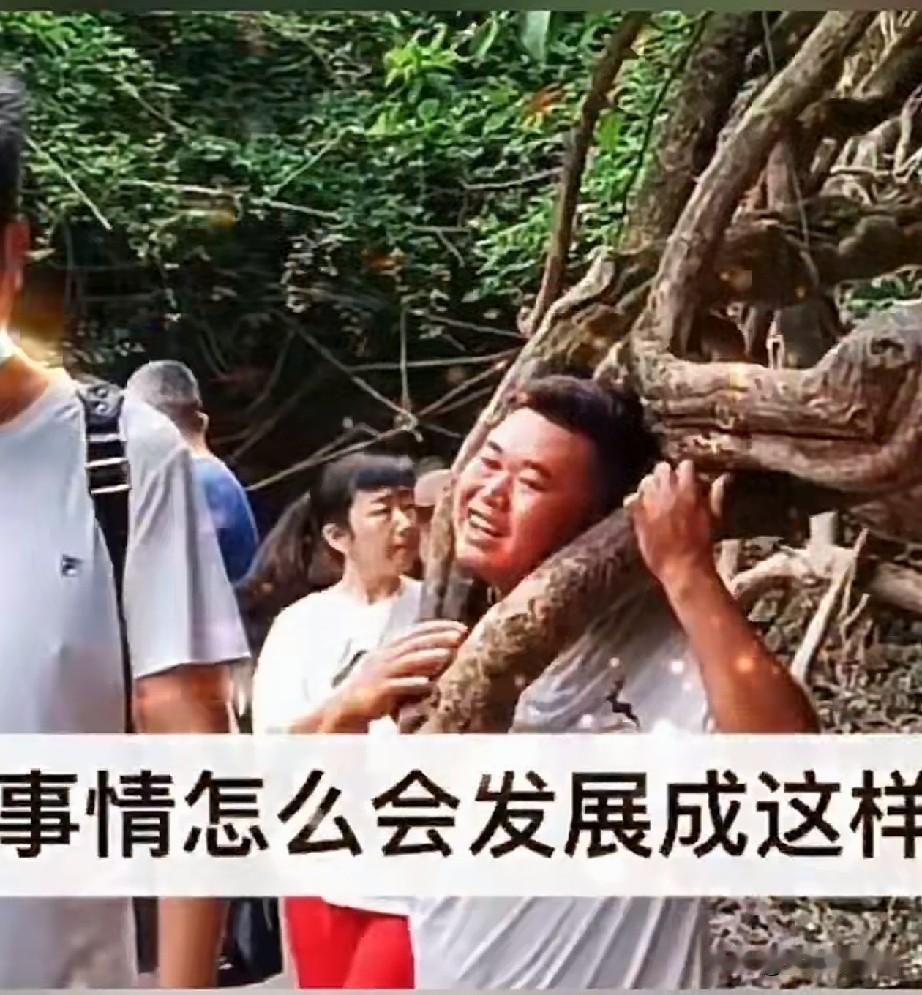 笑不活了！7月27日，一名天津女子将脚搭在方向盘上，不知不觉脚掌就伸进了方向盘的