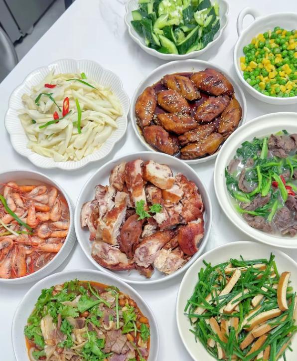 我们买完房子没多久，我小舅子就在同一个小区也买了一套，开始我还以为他是想跟我们住