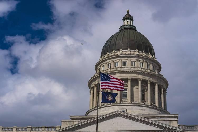 全世界没料到，美国动作真快，没踩中东坑，反而一招洗空30万亿债说白了，美