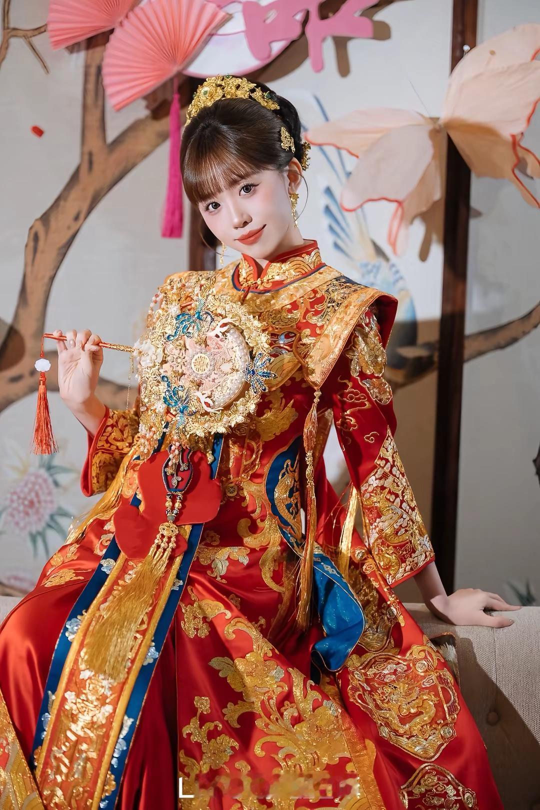 停播的这段时间，我们去结了个婚。晨袍