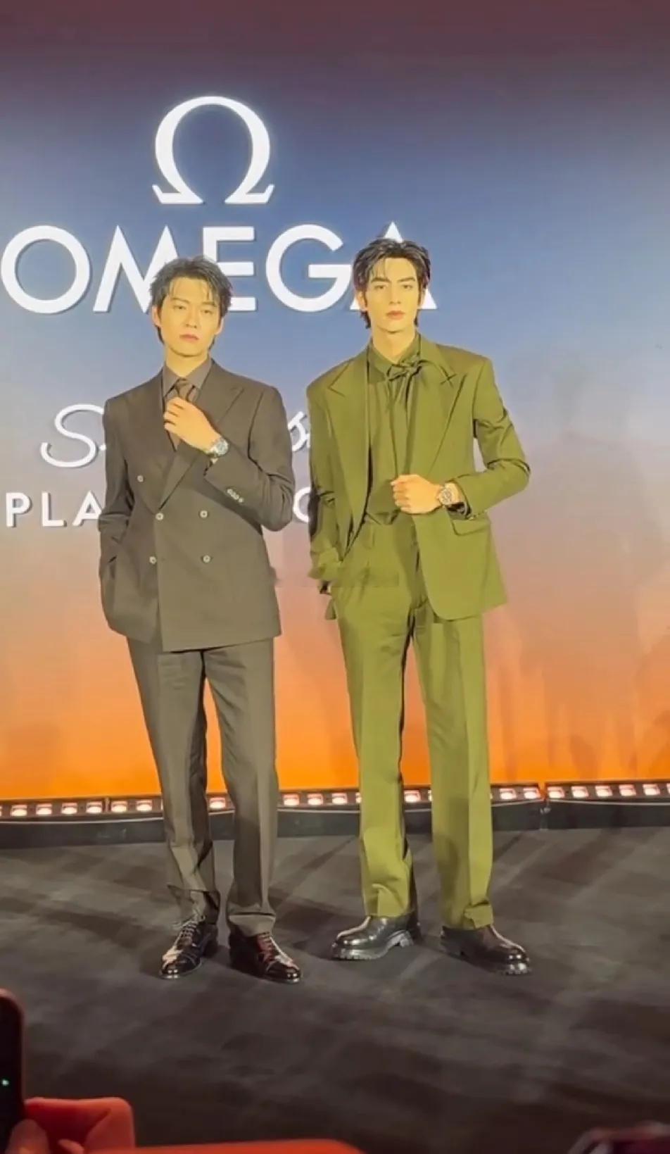 魏大勋（1.84米）与宋威龙（1.85米）同框，视觉上差距不止1公分。魏大勋穿薄