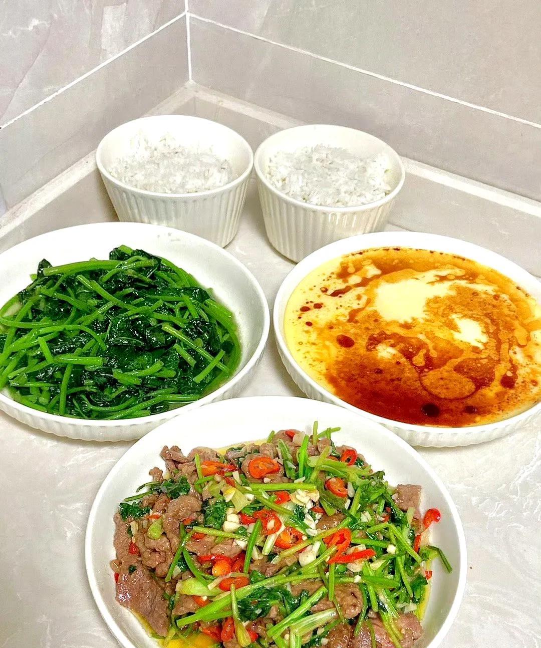 家常菜，左边和右边，你选择哪个呢？
