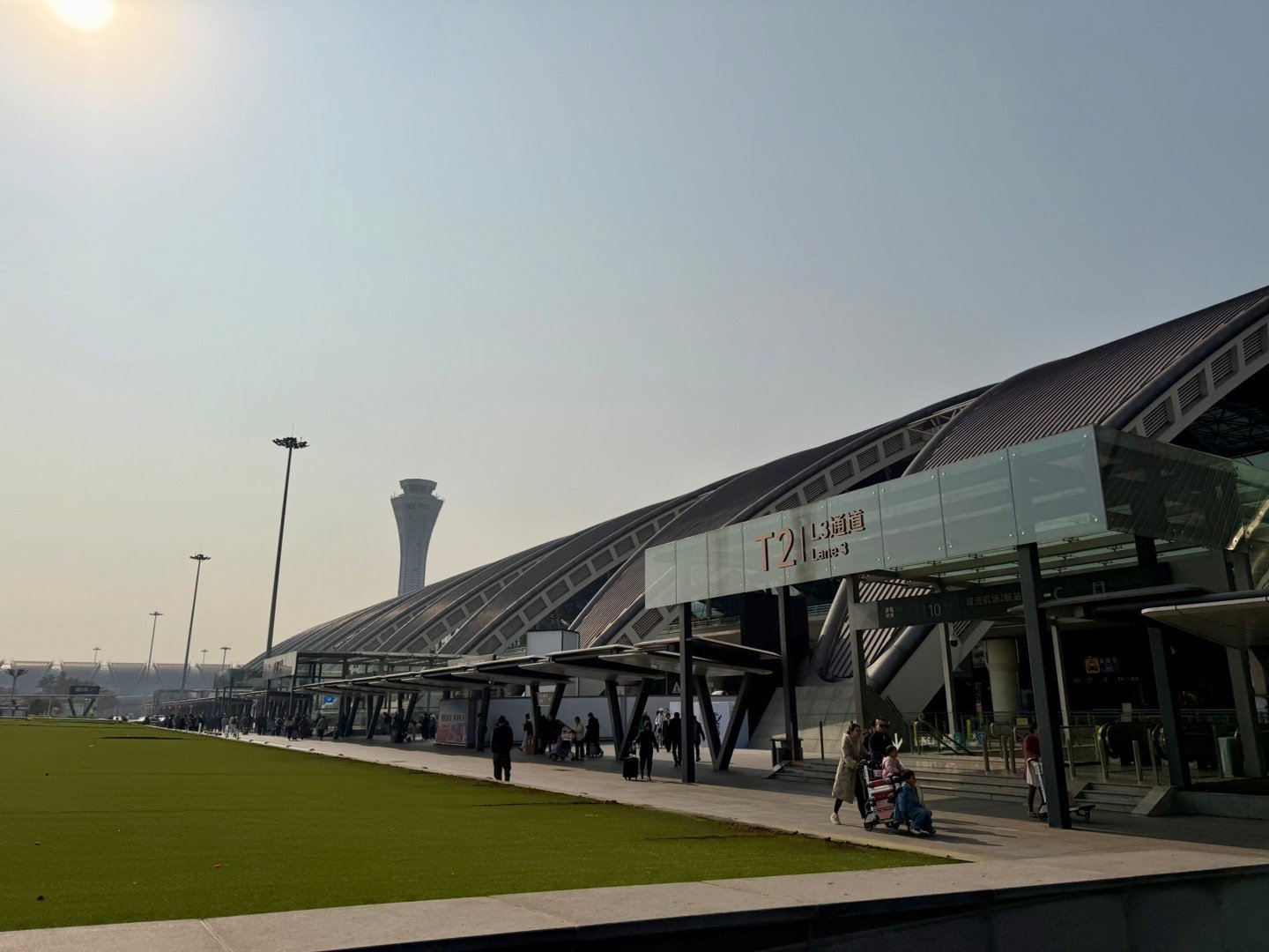 到成都，热得我有点恍惚，1月份气温18度，这像画吗？成都