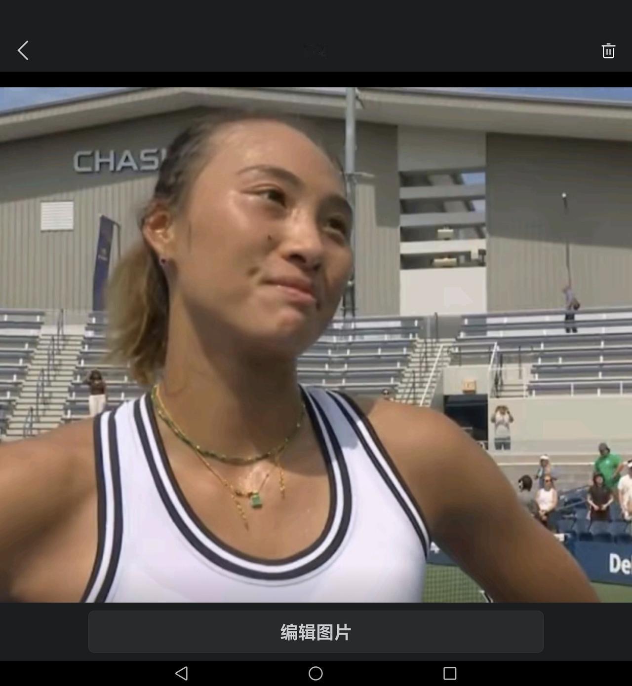 北京时间8月31日23：11至9月1日01：38，美网女单正赛首轮，23岁的中国