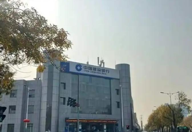 山东一律师去银行取4万块钱，却被银行要求告知“资金用途”。律师以个人隐私为由拒绝