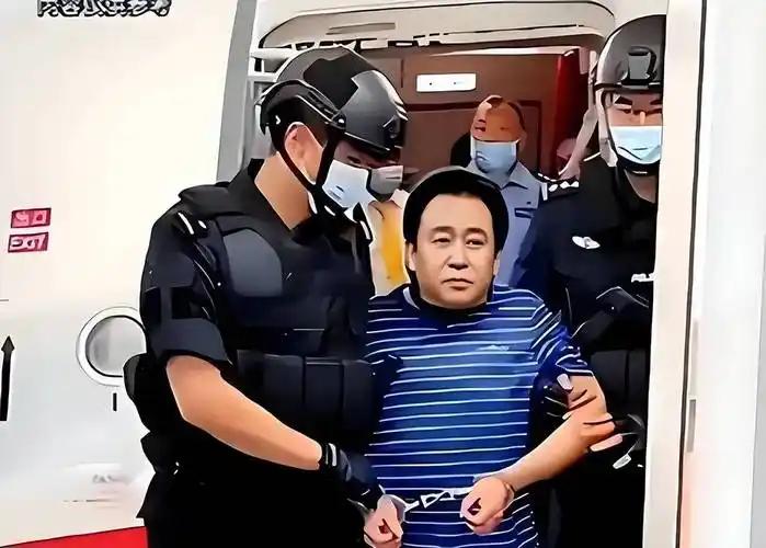 许家印的财产能不能追回来，这事儿挺悬。2026年4月许家印当庭认罪，恒大涉及多项