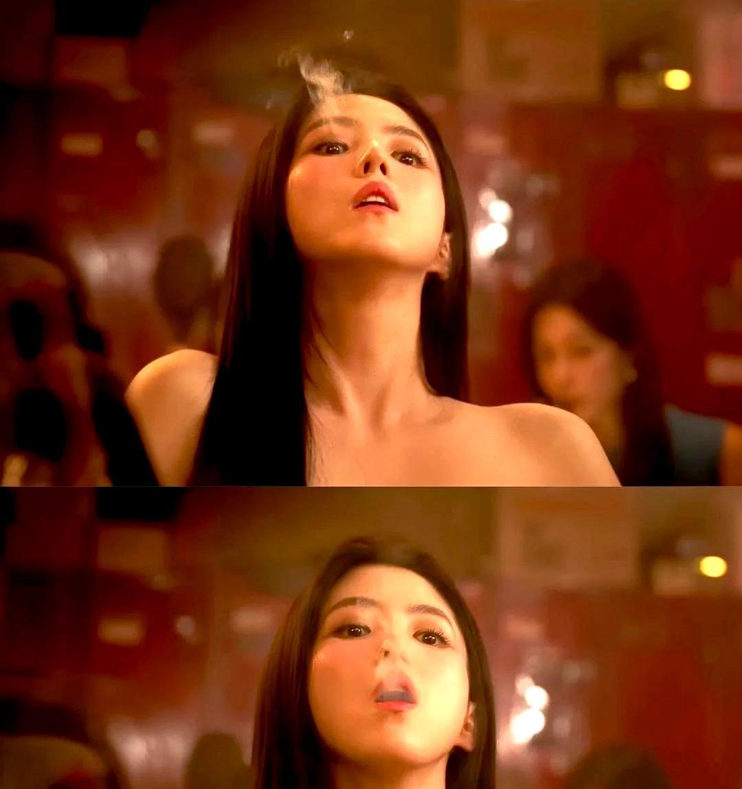 韩国电影现在一句话：家里没人看，全靠打出去卖钱。本土票房一年掉一成，连动画