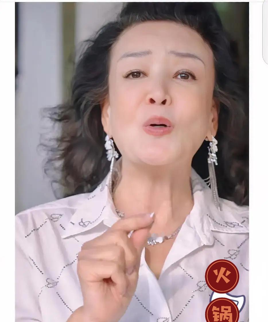 张兰别墅布局藏心思。有人问马筱梅，婆婆这么大的别墅，怎么不带着汪宝儿住进去，